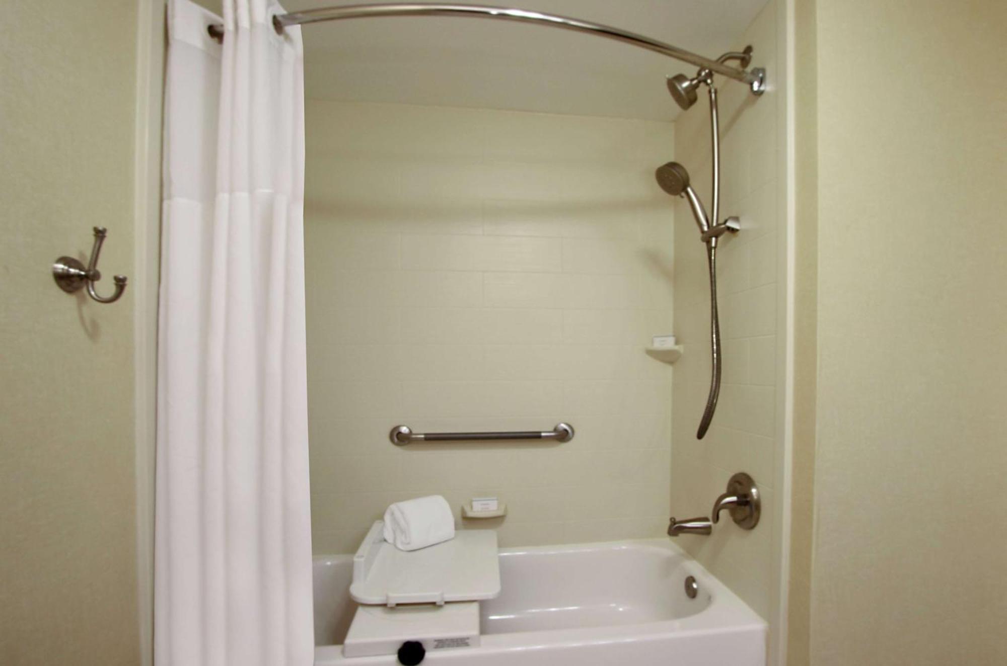 Hampton Inn Ashtabula Austinburg Екстериор снимка